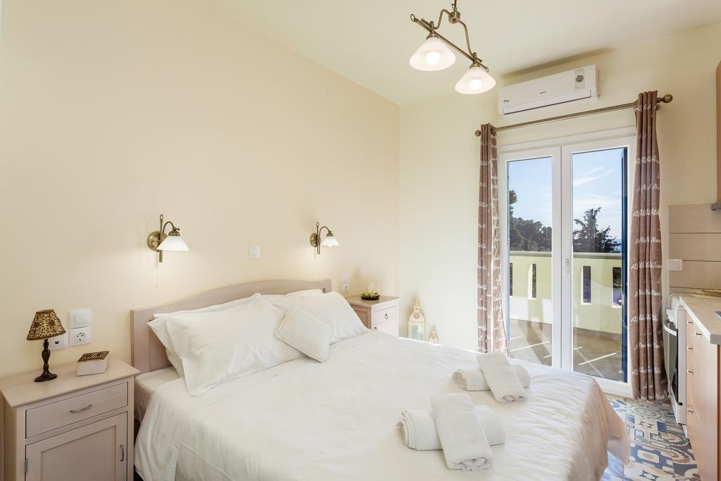 Stafylos Suites & Boutique Hotel Room photo